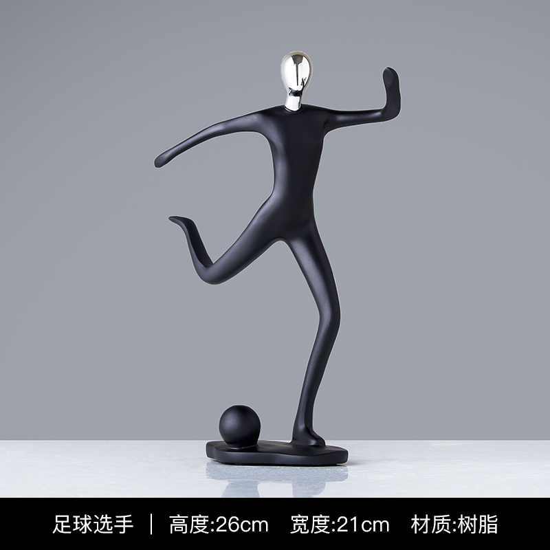 踢足球黑色树脂人物摆件
